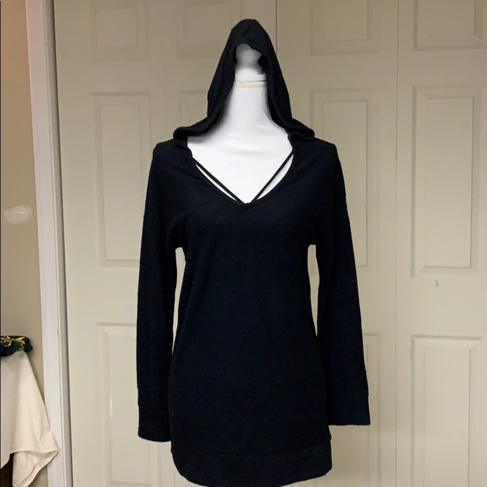 Francescas black hooded sweater size M